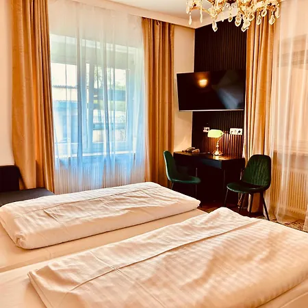 --villa Am Stadtpark-- Hotel *
